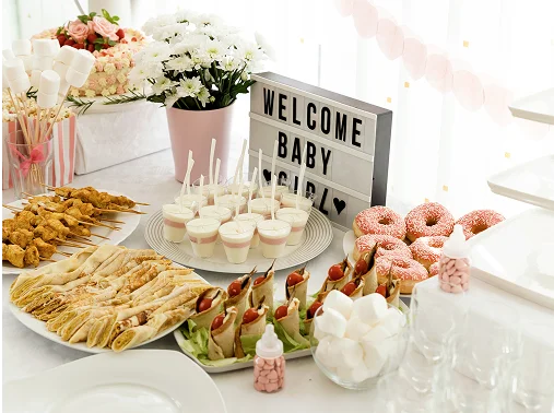 Une ambiance créée sur-mesure : décoration, animations, restauration.